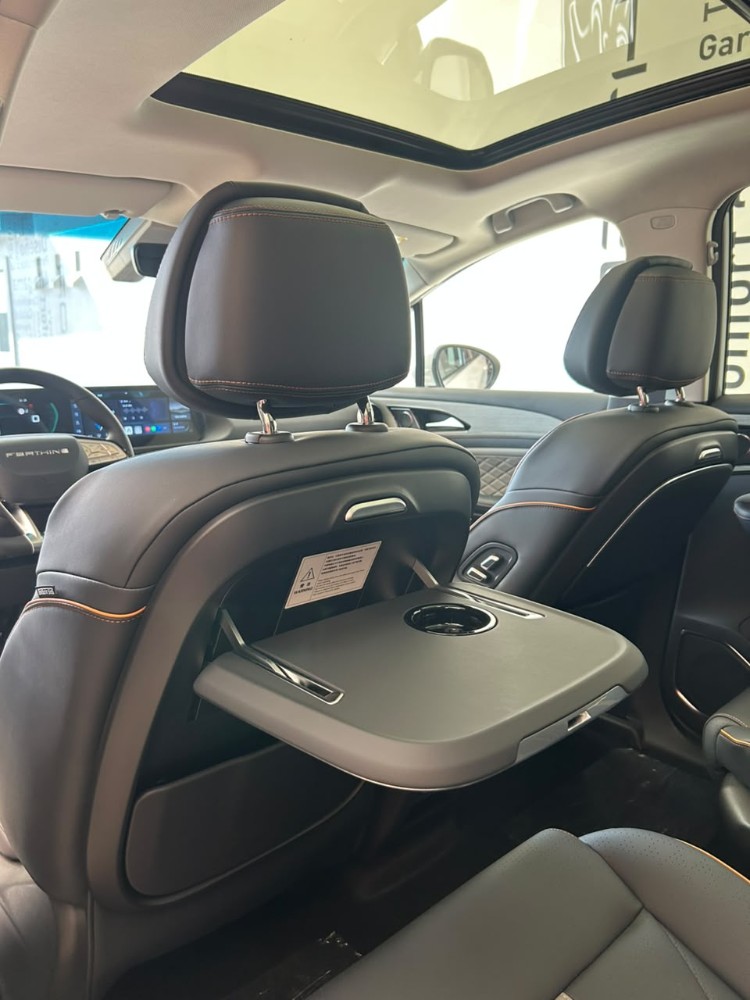 Forthing U-TOUR Van 1,5 T 7AT 7asientos Hybrid — foto 9